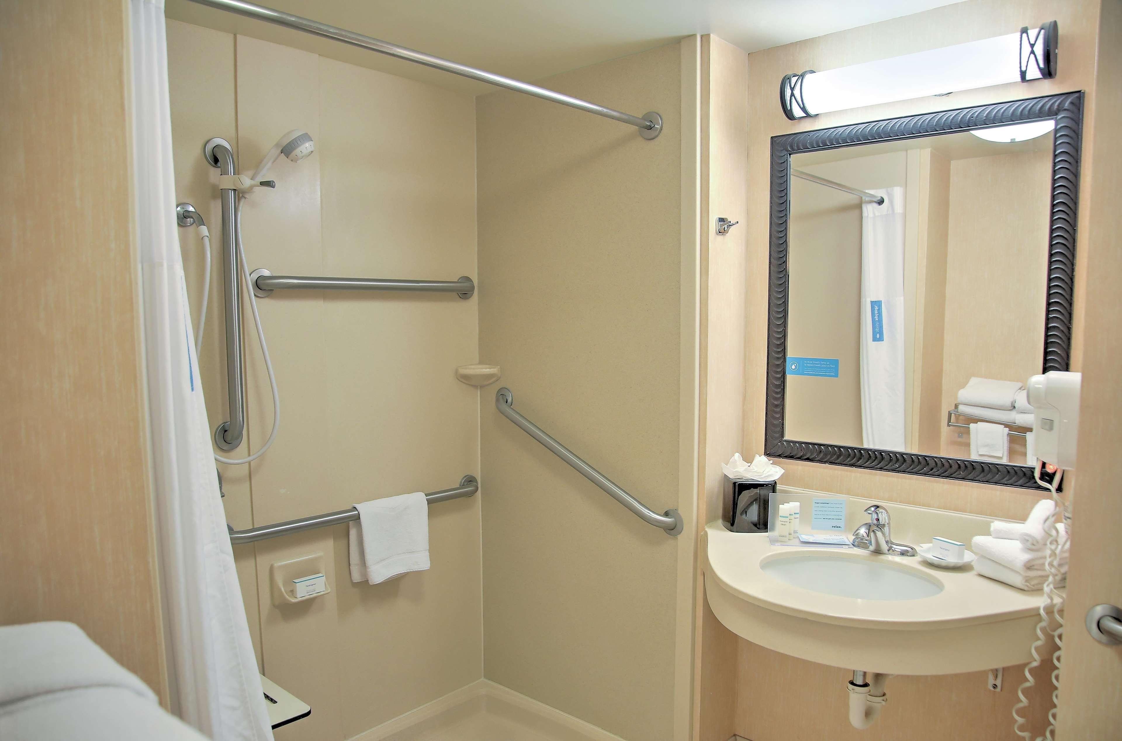 Hampton Inn Сидър Сити Екстериор снимка