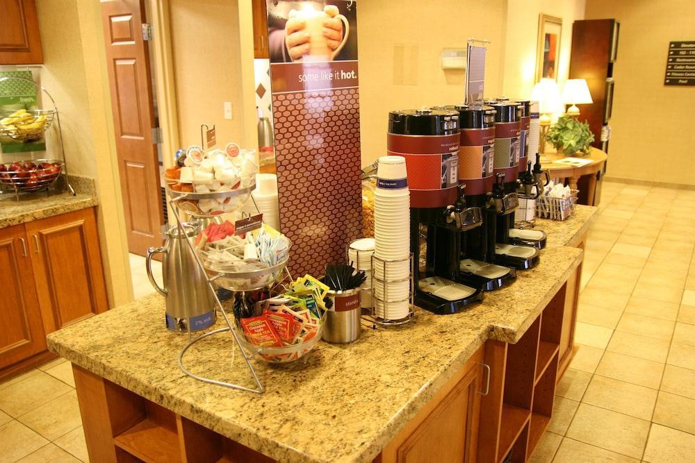 Hampton Inn Сидър Сити Екстериор снимка